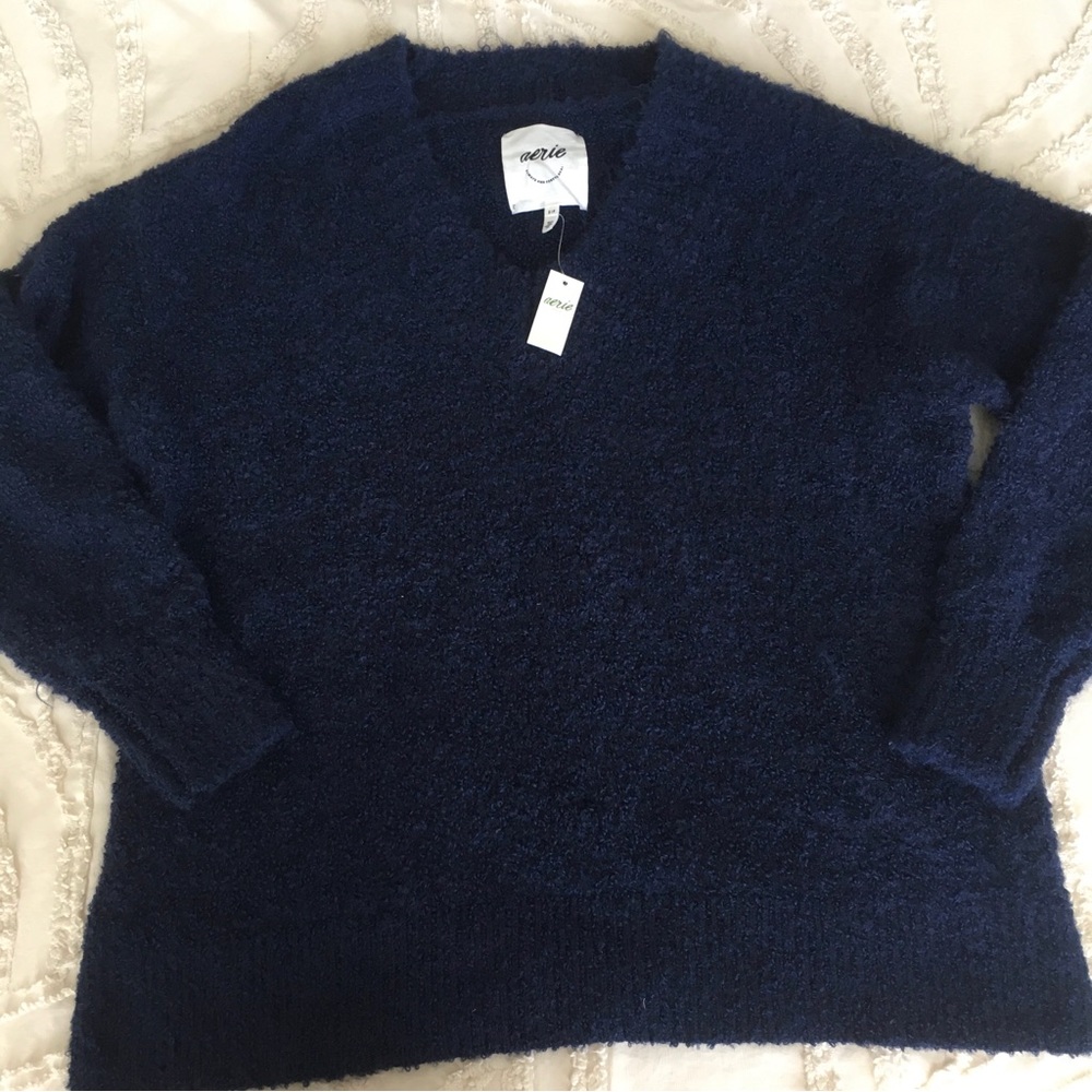 aerie Women's V-Neck Pullover Sweater in Navy - Picture 6 of 9